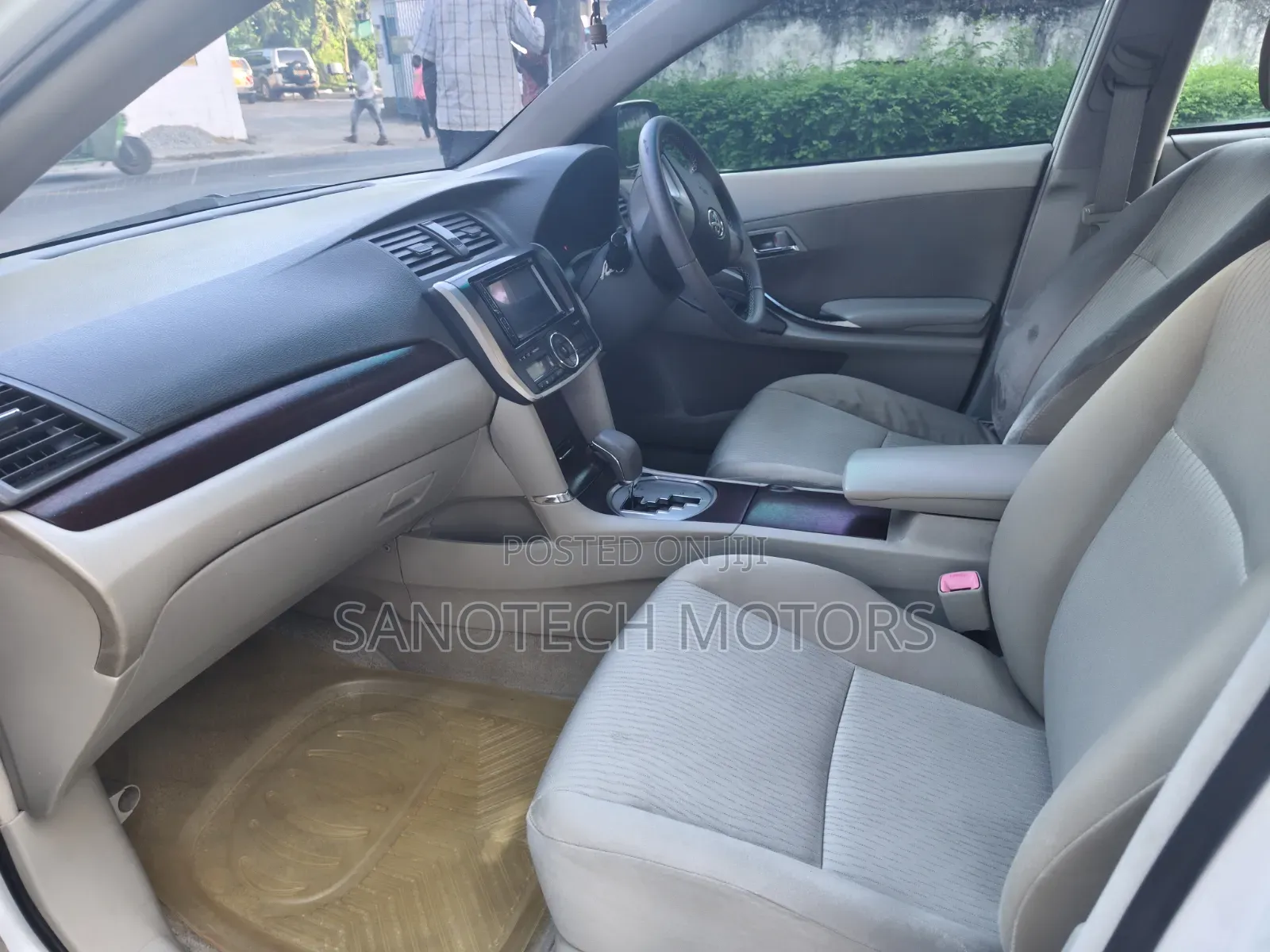 Toyota Premio 2011 White