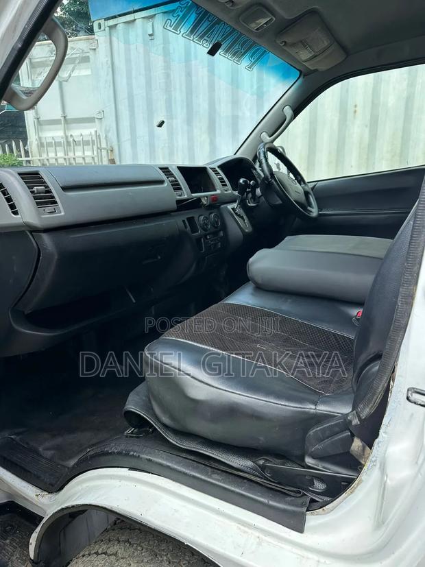 Toyota HiAce 2013 White - thumbnail 5