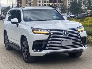 Lexus LX 600 2022 White