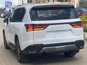 Lexus LX 600 2022 White