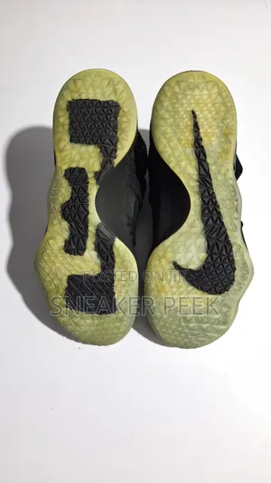 Basketball Shoes [Lebron]