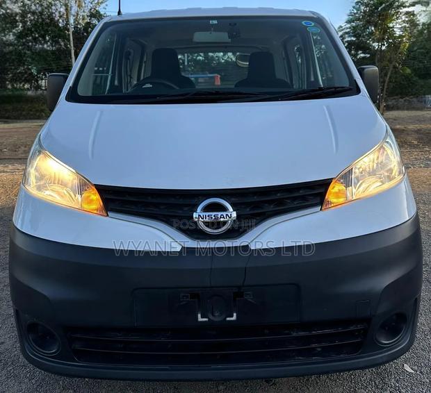 Nissan NV200 2019 White - thumbnail 2