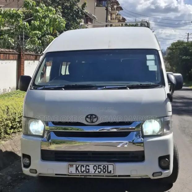 Toyota HiAce 2008 White