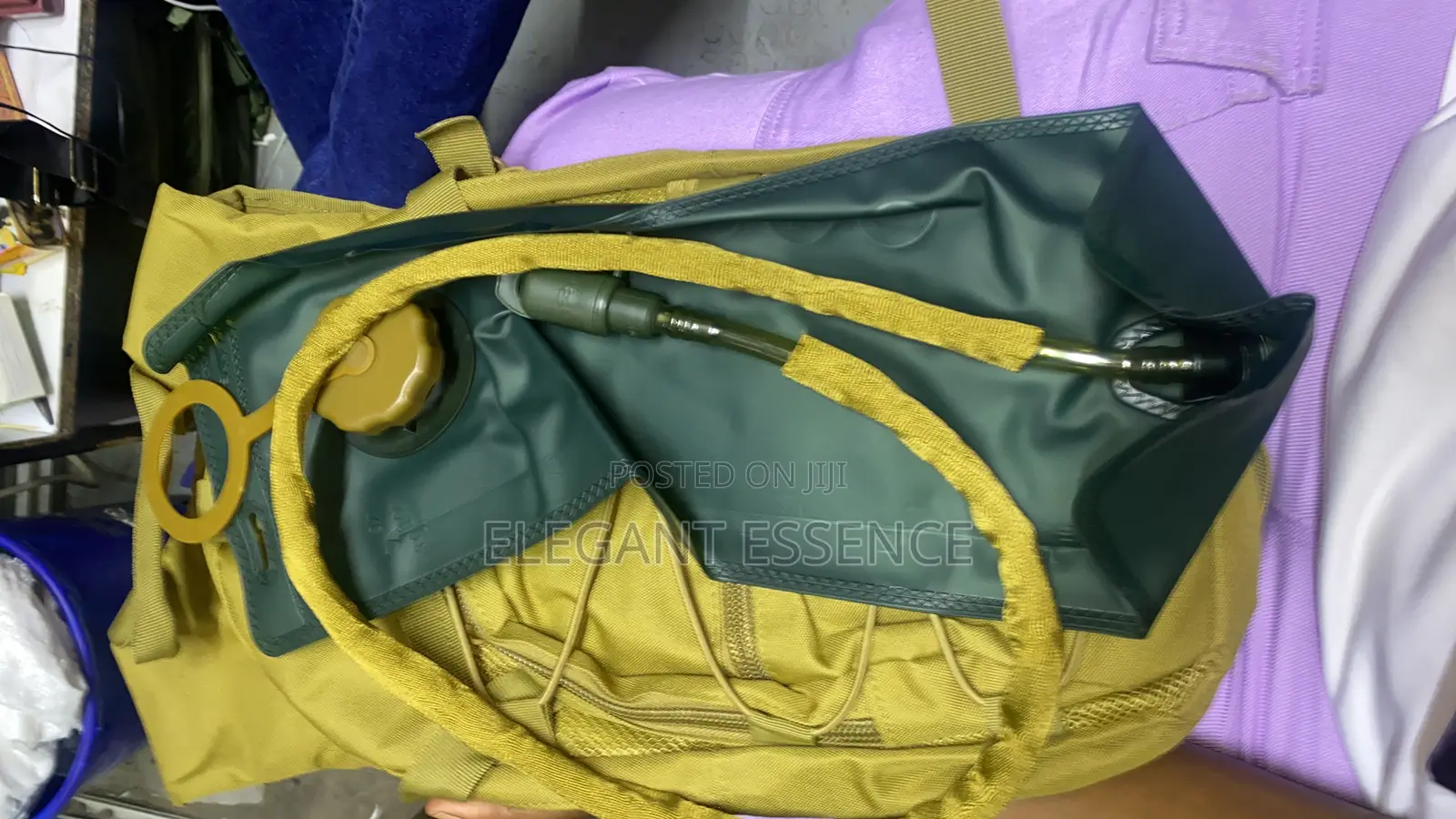 Light Cycling Backpack For Outdoor Sports With A -3l Water Bottle
