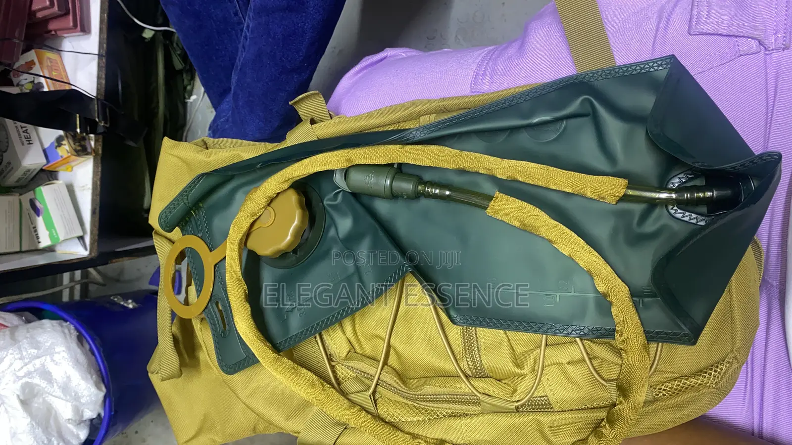 Light Cycling Backpack For Outdoor Sports With A -3l Water Bottle
