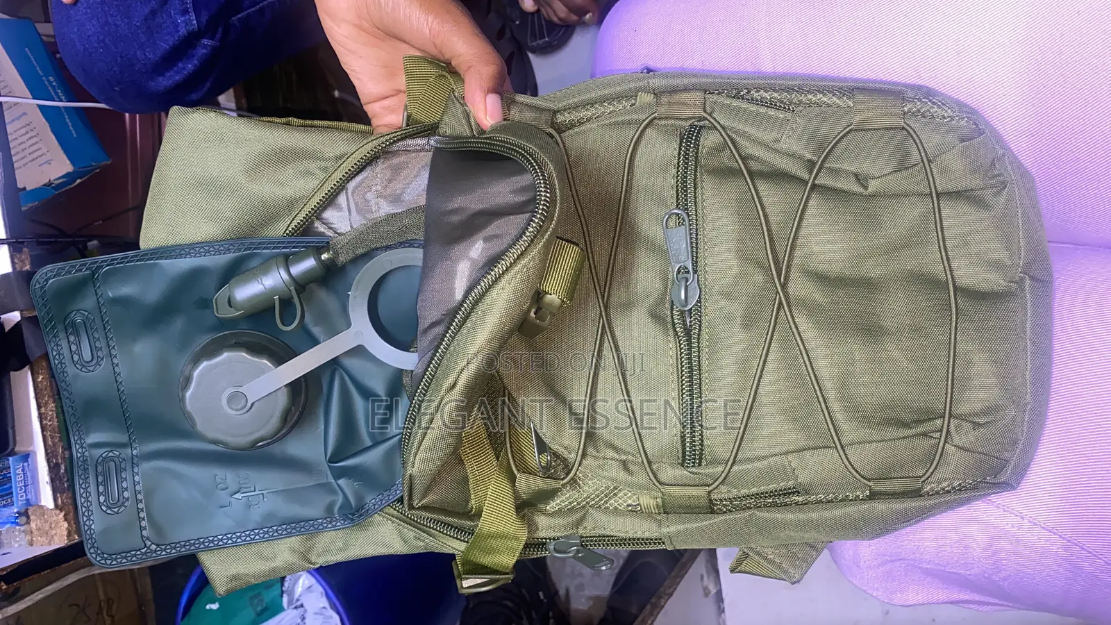 Light Cycling Backpack For Outdoor Sports With A -3l Water Bottle