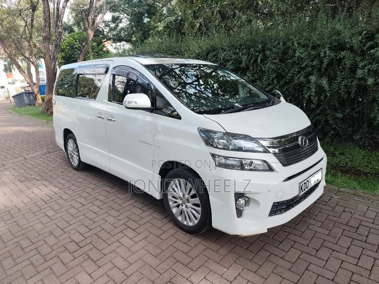 Toyota Vellfire 2012 White