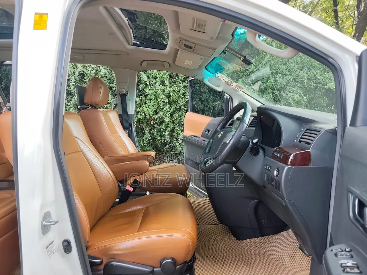 Toyota Vellfire 2012 White
