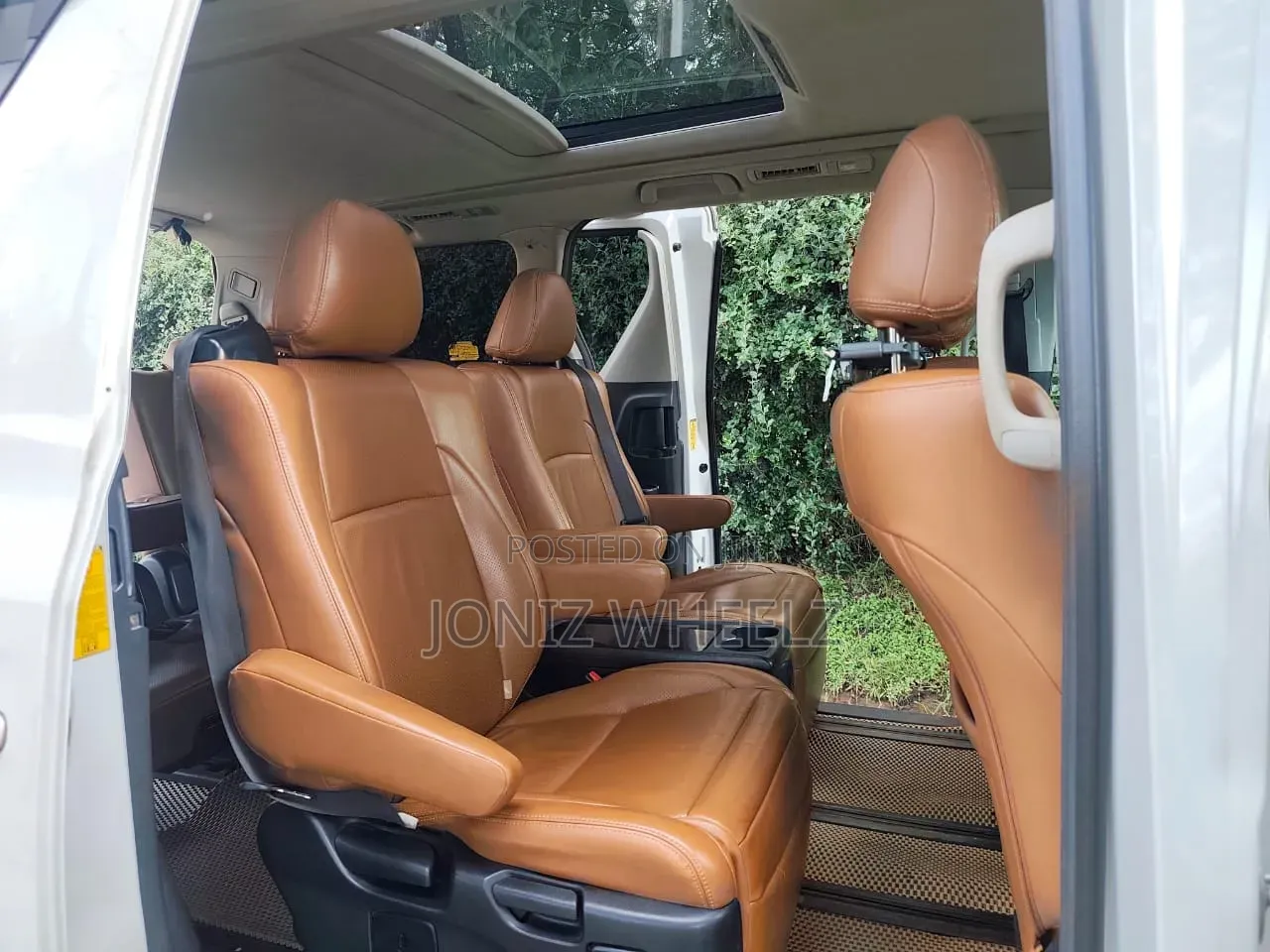 Toyota Vellfire 2012 White