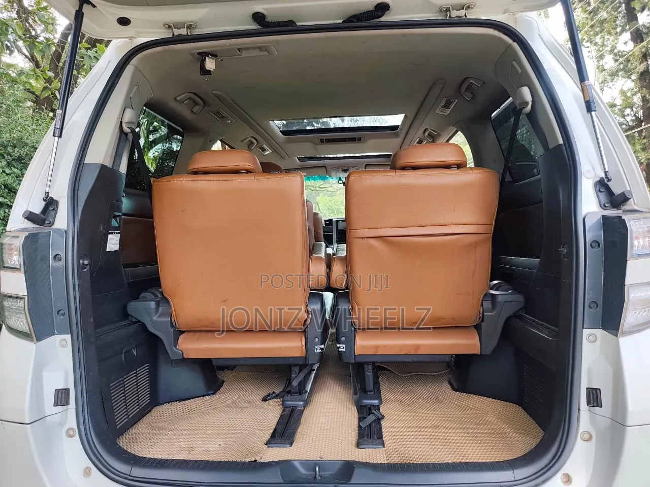 Toyota Vellfire 2012 White