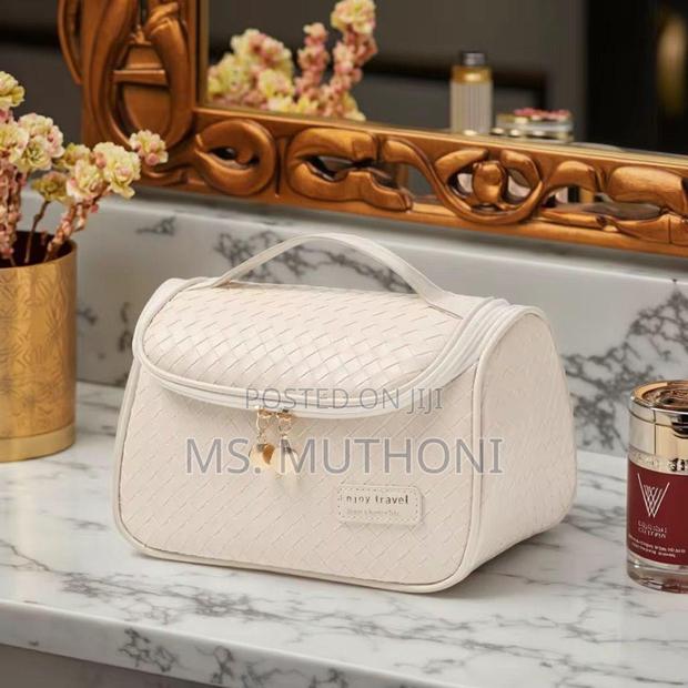 Soft Leather Cosmetics / Make Up Organizer - thumbnail 3