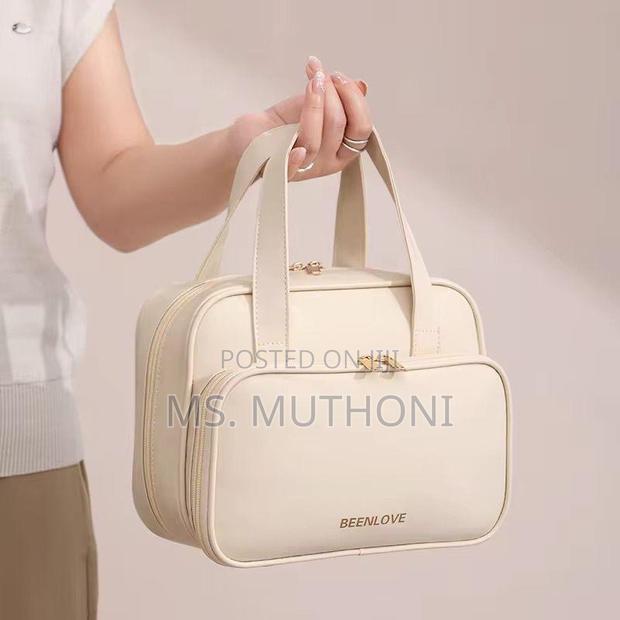 Large Capacity Pu Cosmetics Bag - thumbnail 5