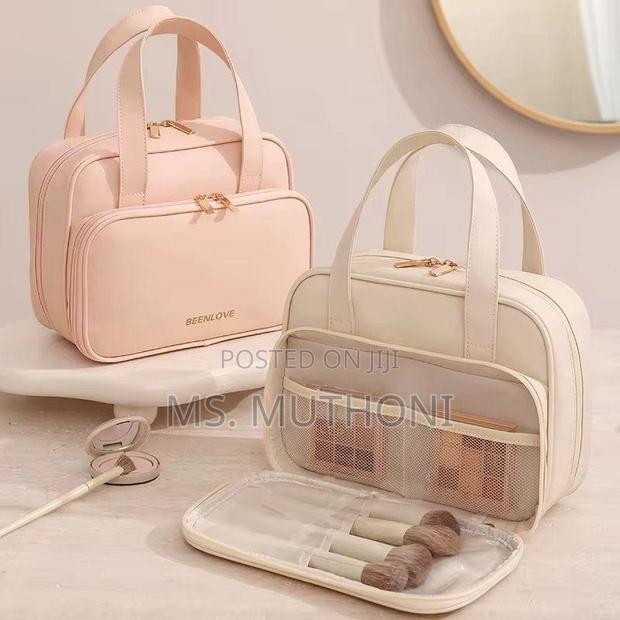 Large Capacity Pu Cosmetics Bag