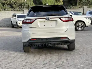 Toyota Harrier 2.0 2019 White
