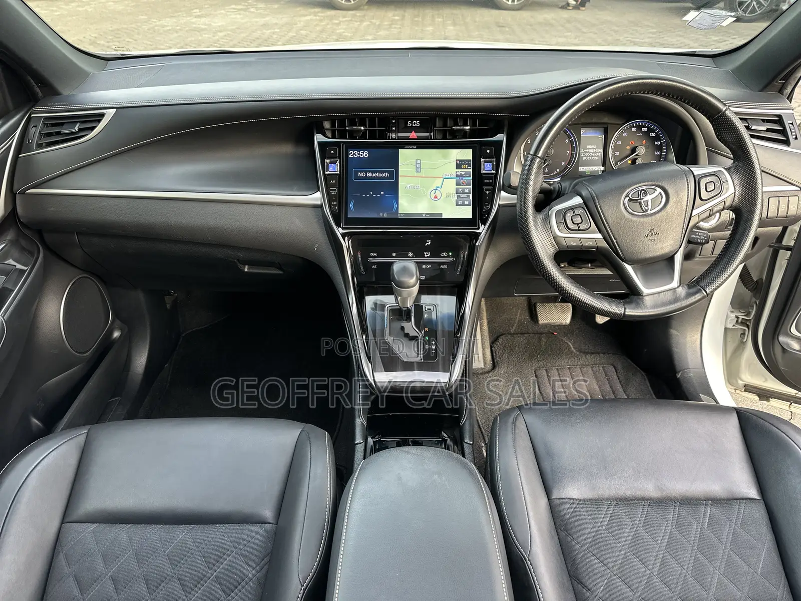 Toyota Harrier 2.0 2019 White