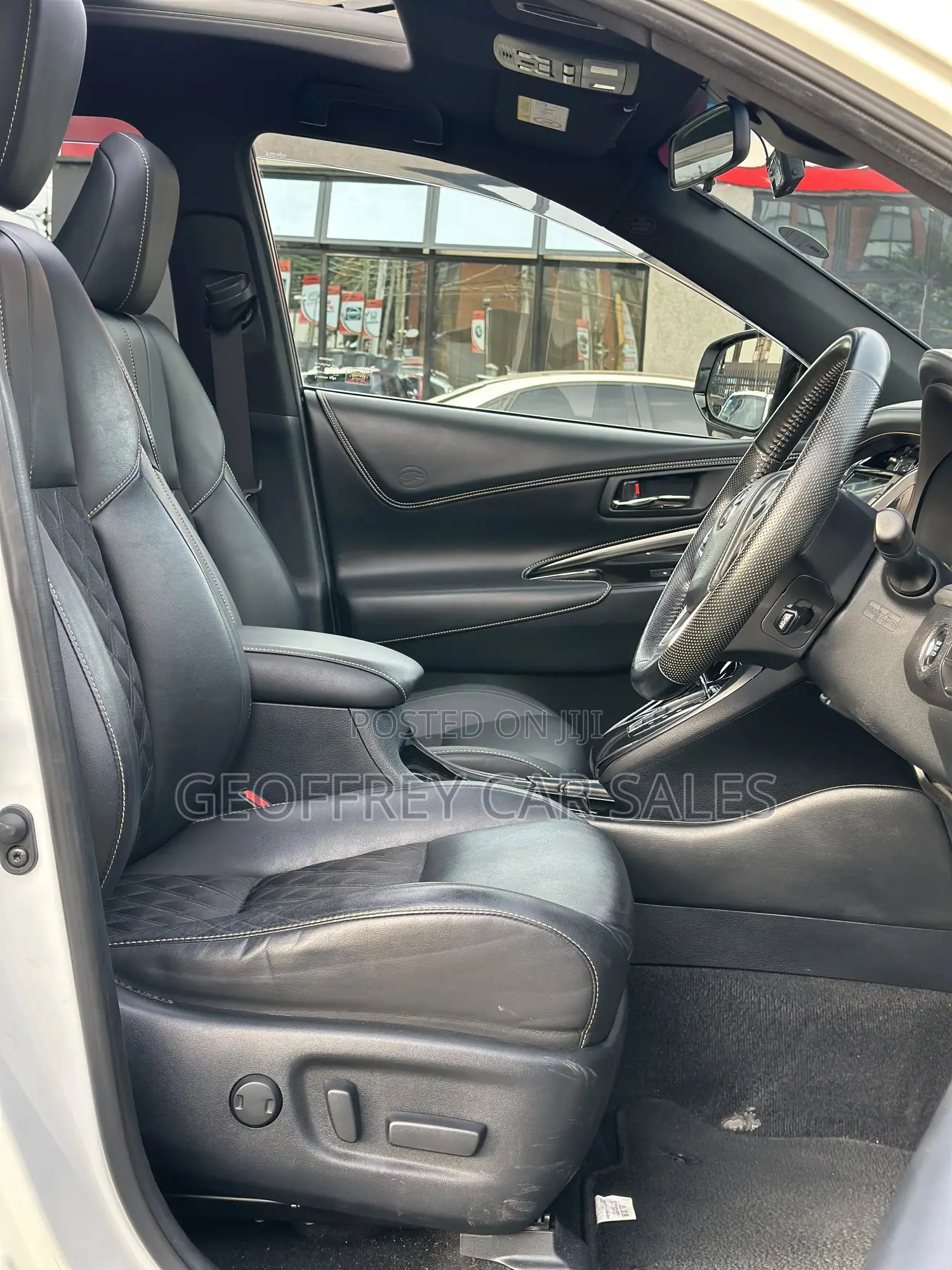 Toyota Harrier 2.0 2019 White