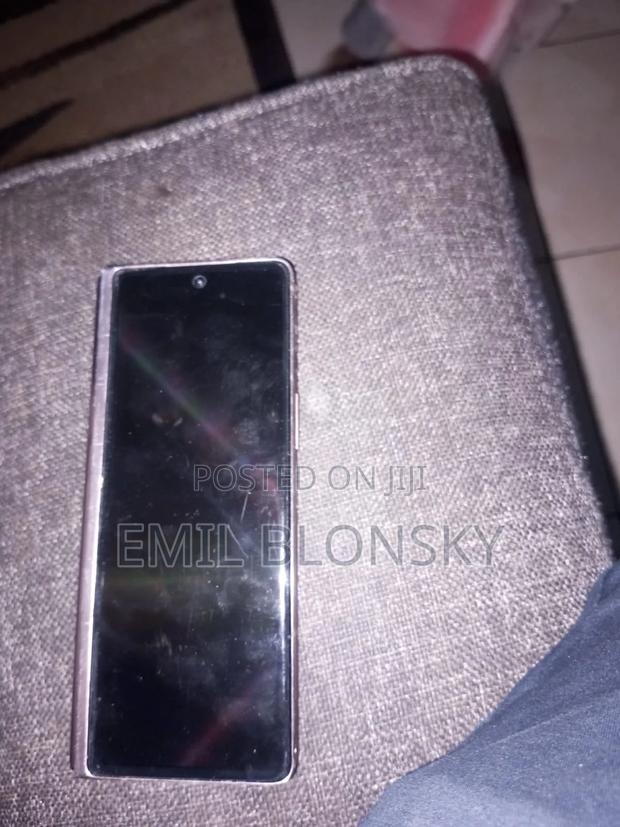 Samsung Galaxy Fold 512 GB Rose Gold - thumbnail 3
