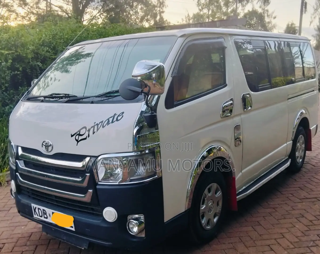 Toyota HiAce 2014 White