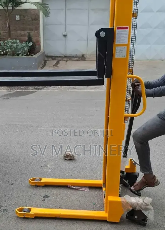 Heavy Duty 2 Tonne Hydraulic Manual Stacker