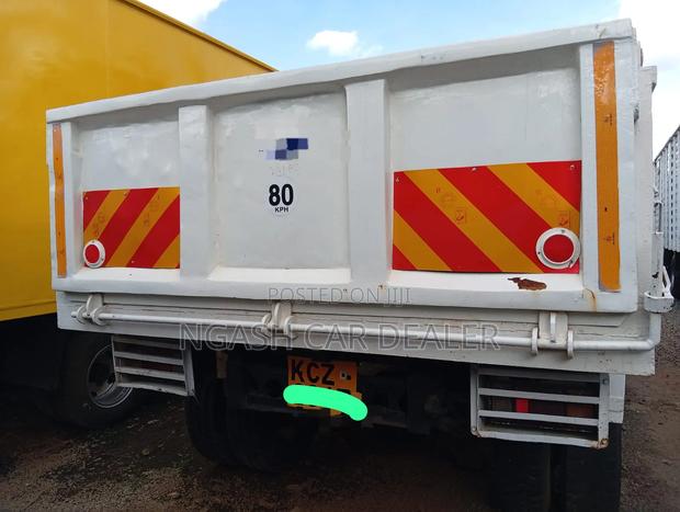 Isuzu NPR Tipper - thumbnail 16