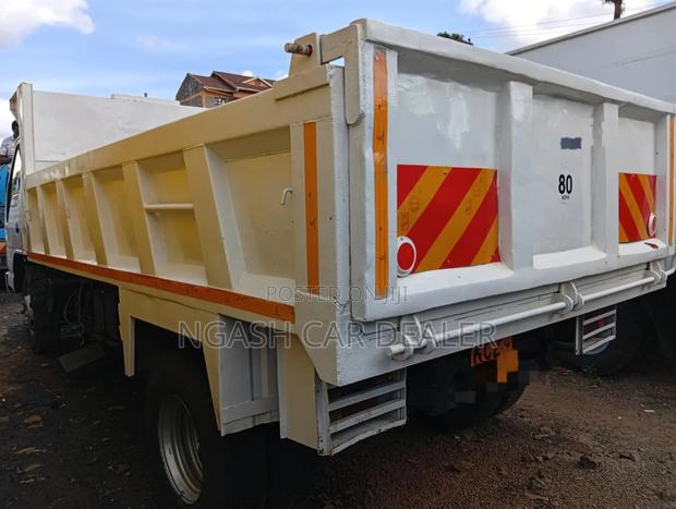 Isuzu NPR Tipper - thumbnail 18