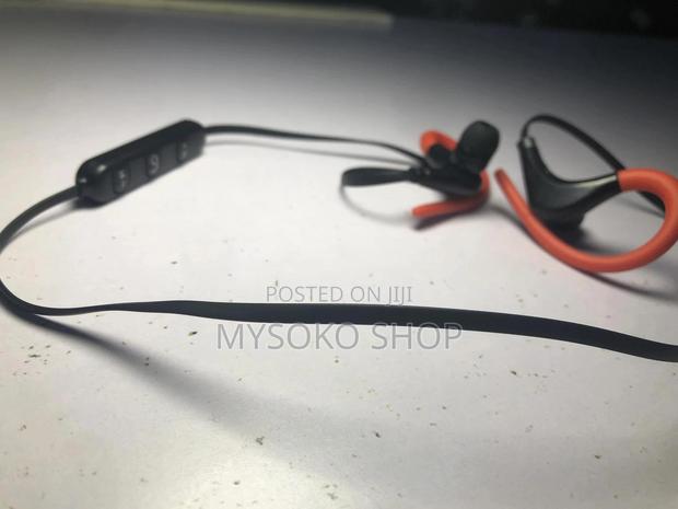 Hooked Neckbands - thumbnail 3