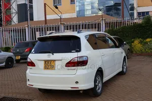 Toyota Ipsum 2006 White