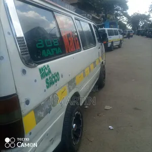 Toyota HiAce 2000 White