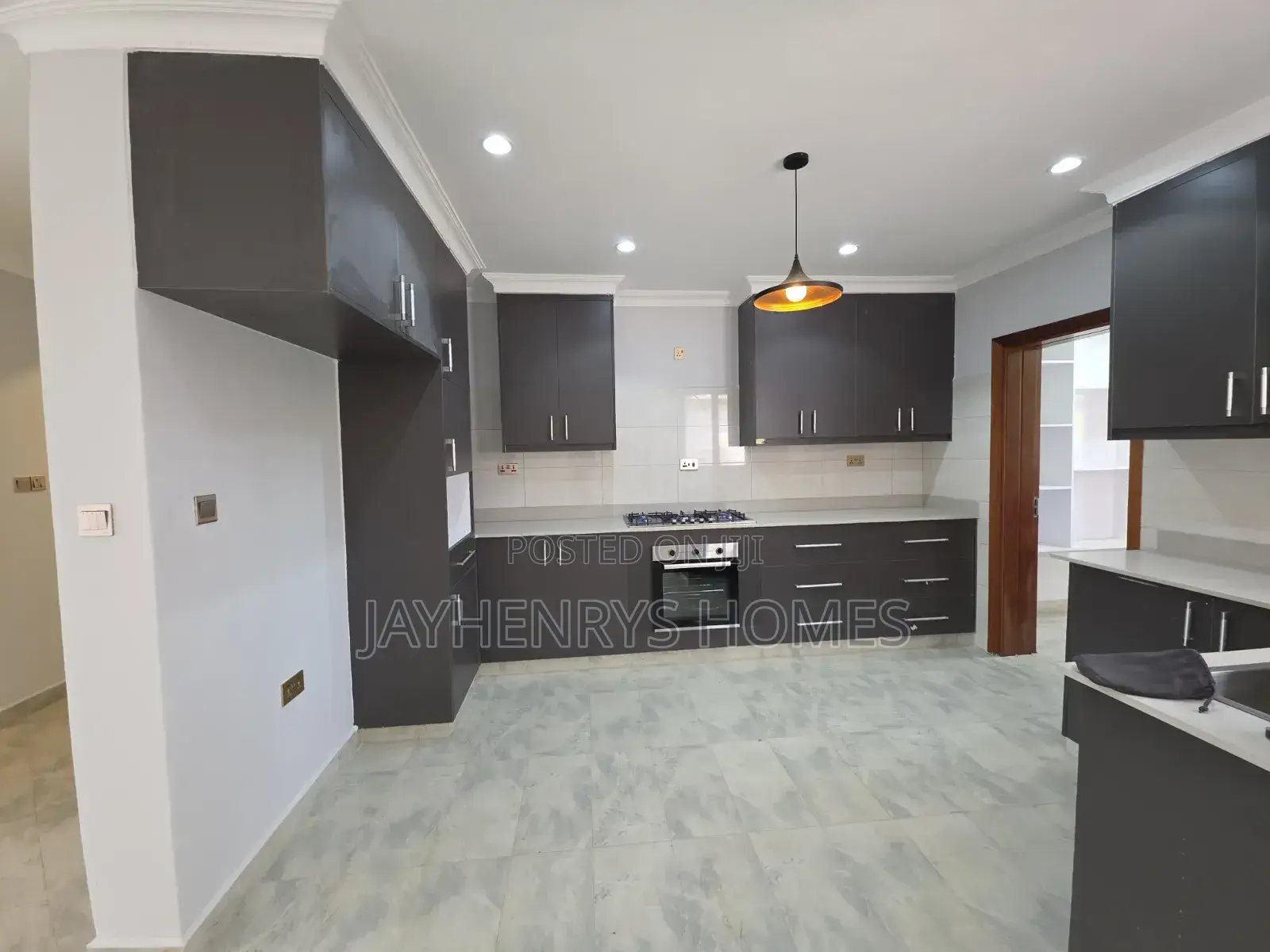 3bdrm Maisonette in Thome for rent