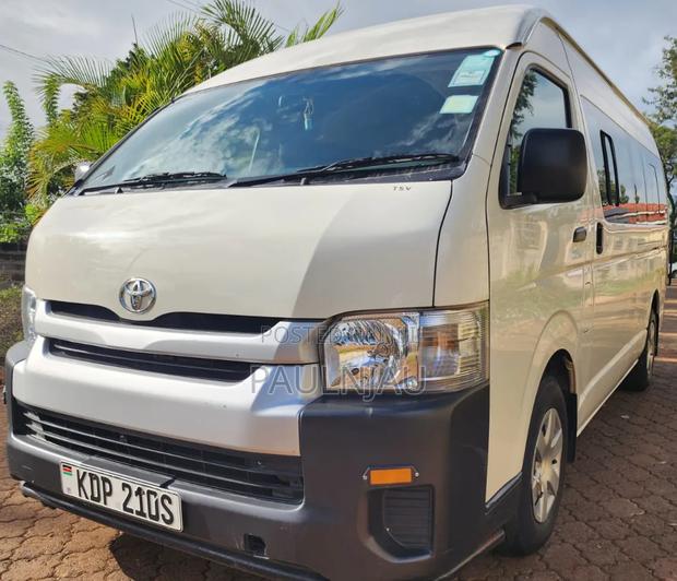 Toyota HiAce 2023 White - thumbnail 4