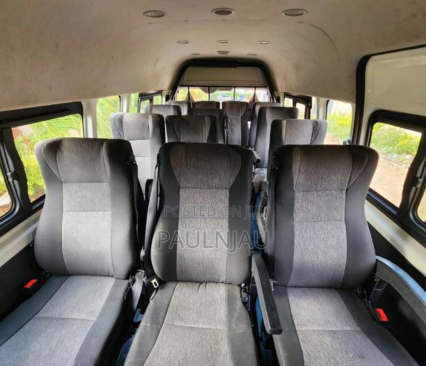 Toyota HiAce 2023 White - thumbnail 7