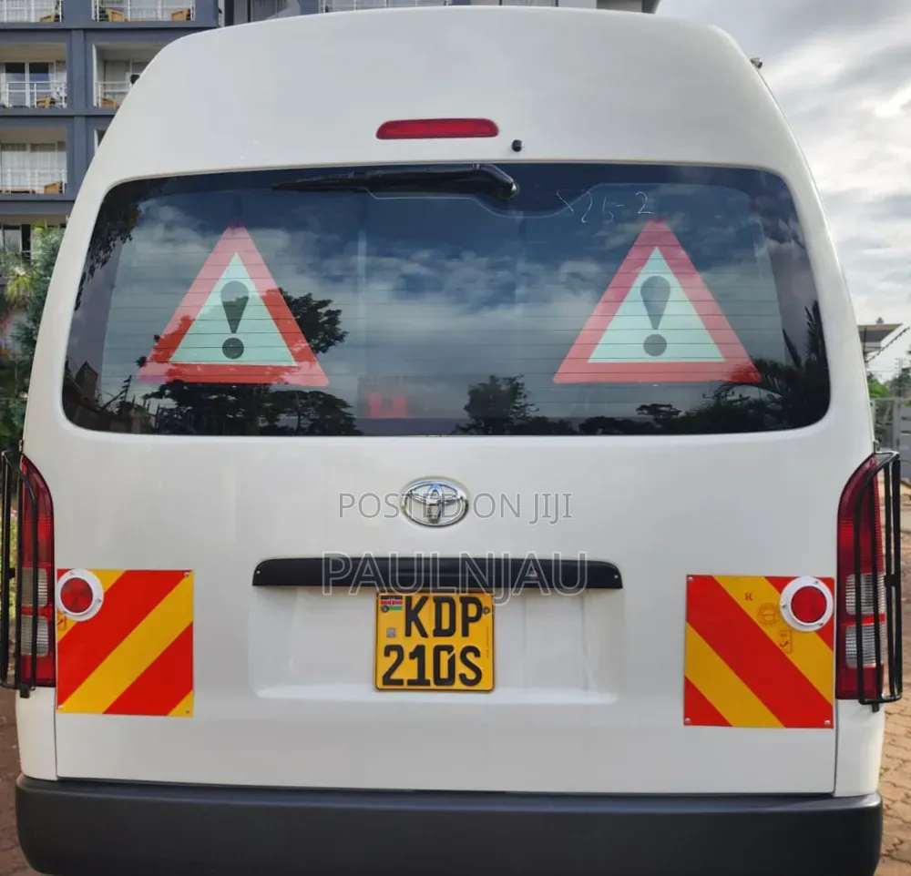 Toyota HiAce 2023 White