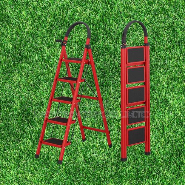 Foldable 5 Step Ladder - main view