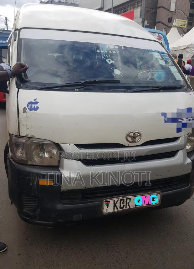 Toyota HiAce 2011 White