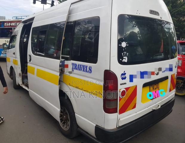 Toyota HiAce 2011 White - thumbnail 3