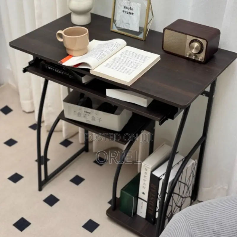 Office Desk : 0.7m Modern Compact Office Computer Desk