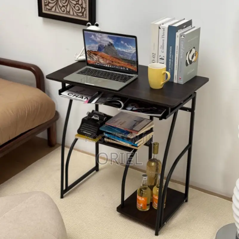 Office Desk : 0.7m Modern Compact Office Computer Desk