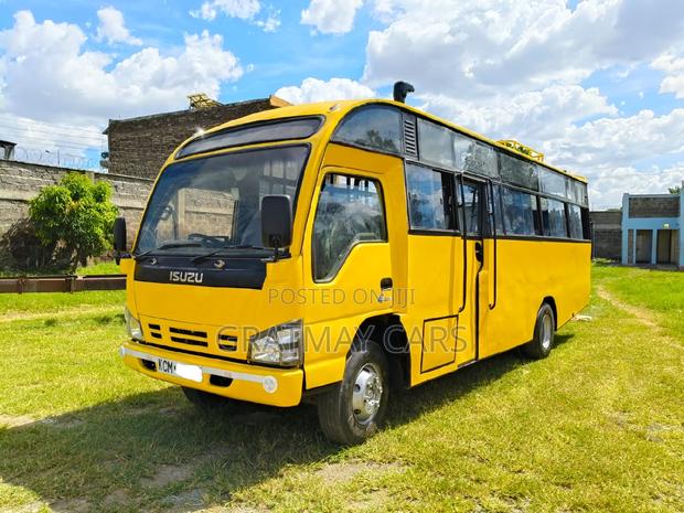 Isuzu NQR 2016 Yellow