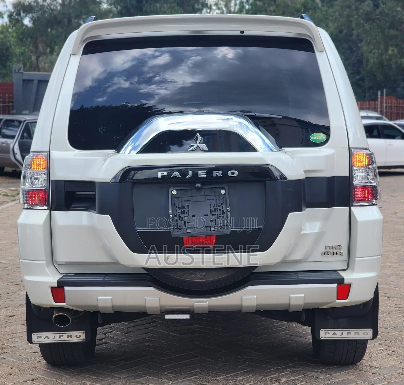 Mitsubishi Pajero V80 3.2 DI-D 2019 White