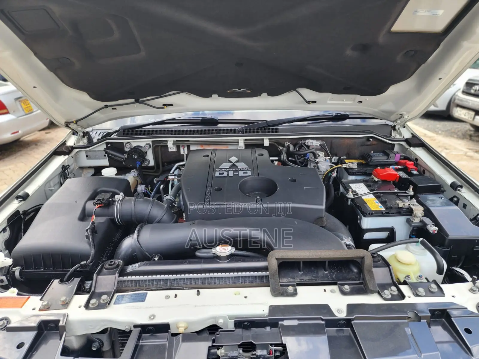 Mitsubishi Pajero V80 3.2 DI-D 2019 White