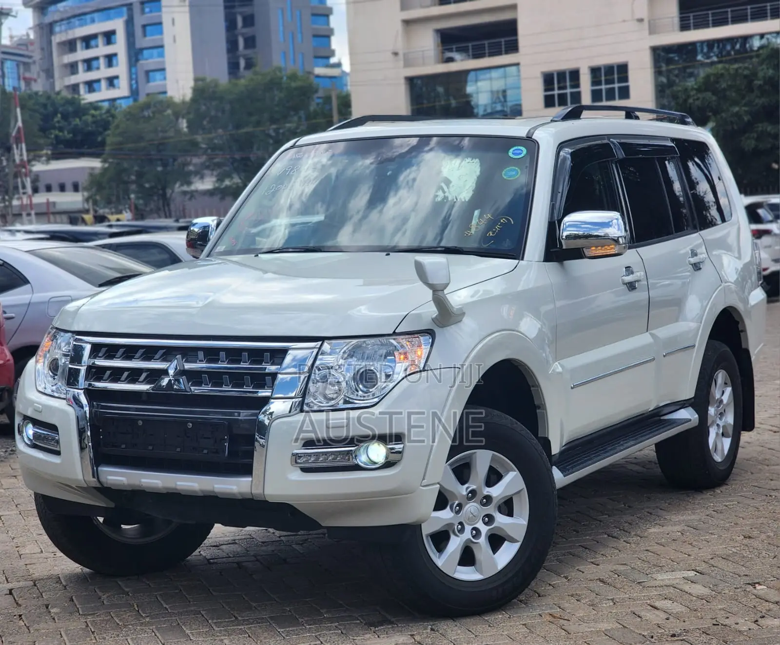 Mitsubishi Pajero V80 3.2 DI-D 2019 White
