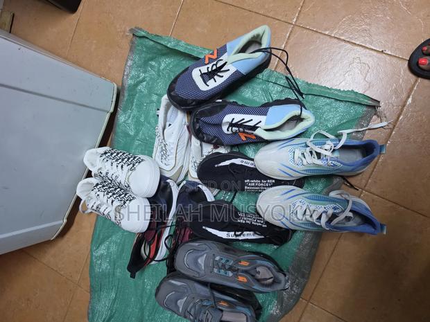 Second Hand Shoes - thumbnail 2