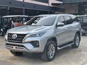 Toyota Fortuner 2.8 D AWD 2019 Silver
