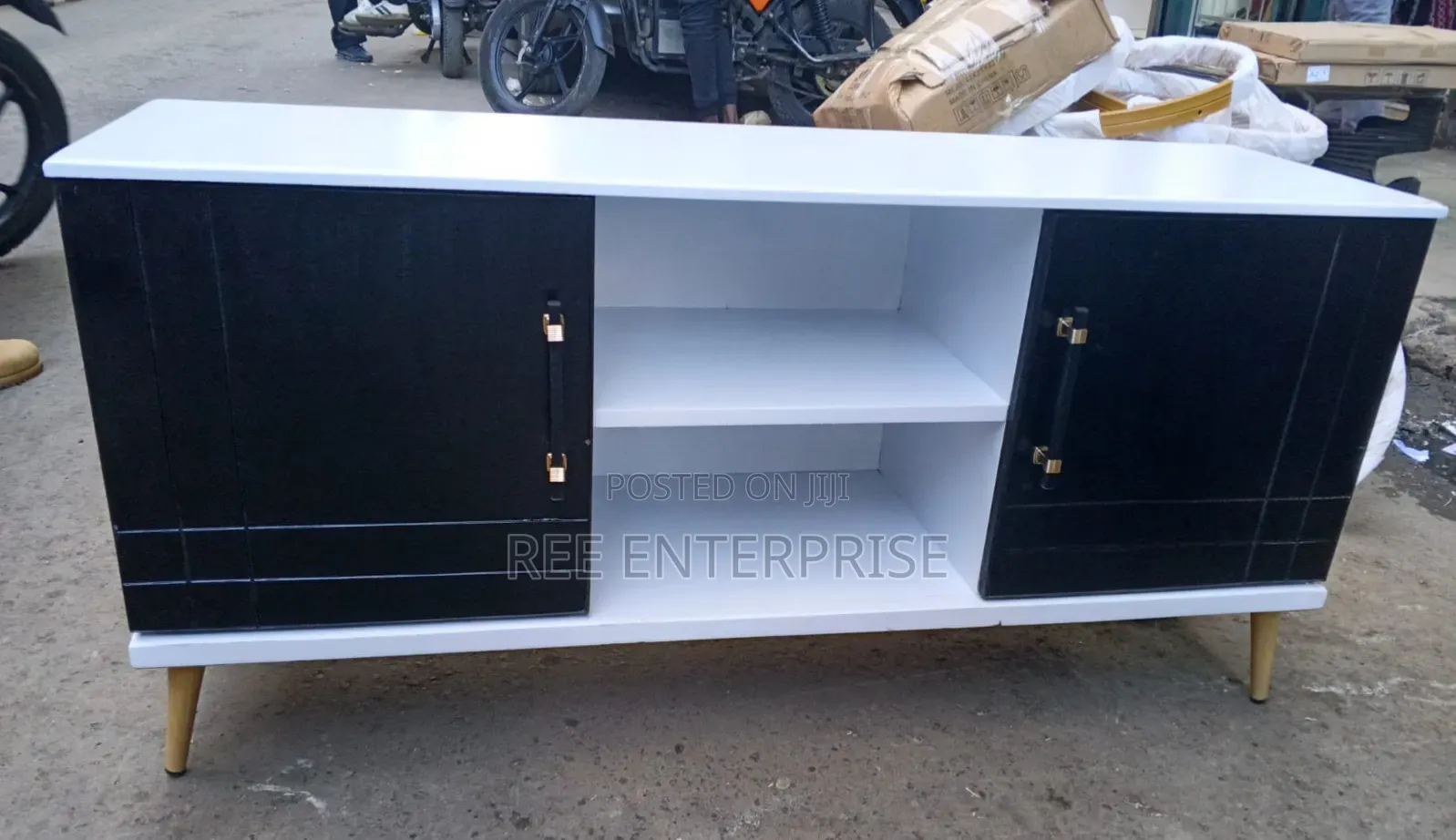 4.5 FTS Executive Flats Tv Stand