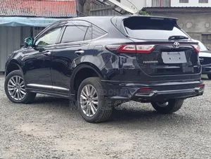Toyota Harrier 2.0 2019 Black