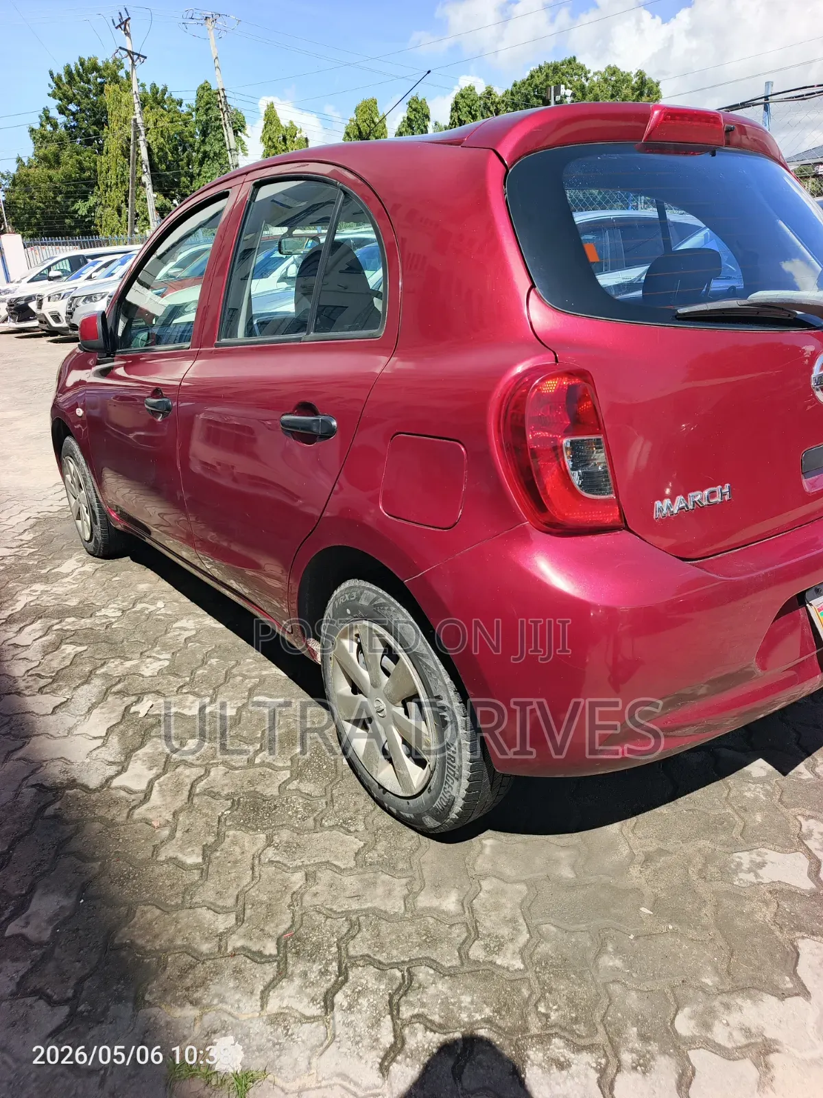 Nissan March 2017 Red