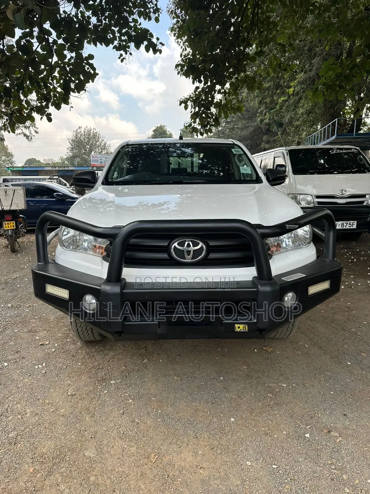 Toyota Hilux 2021 White