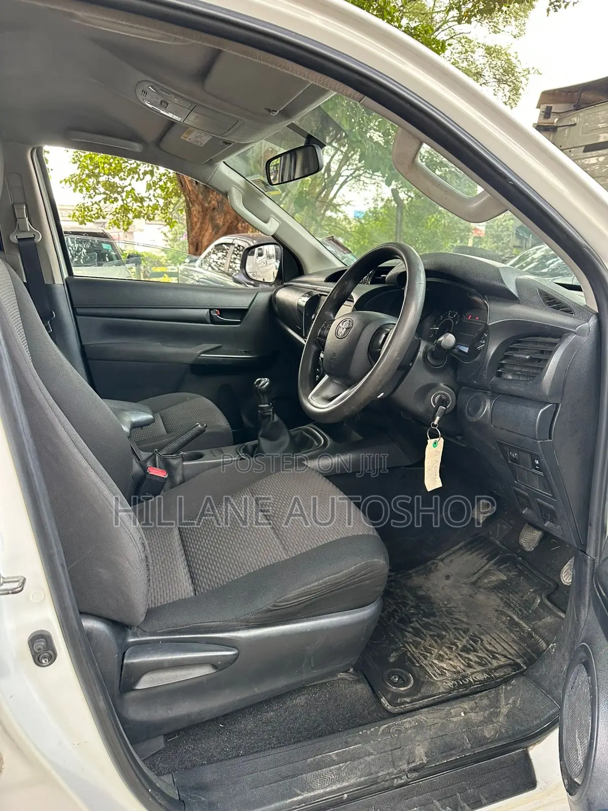 Toyota Hilux 2021 White