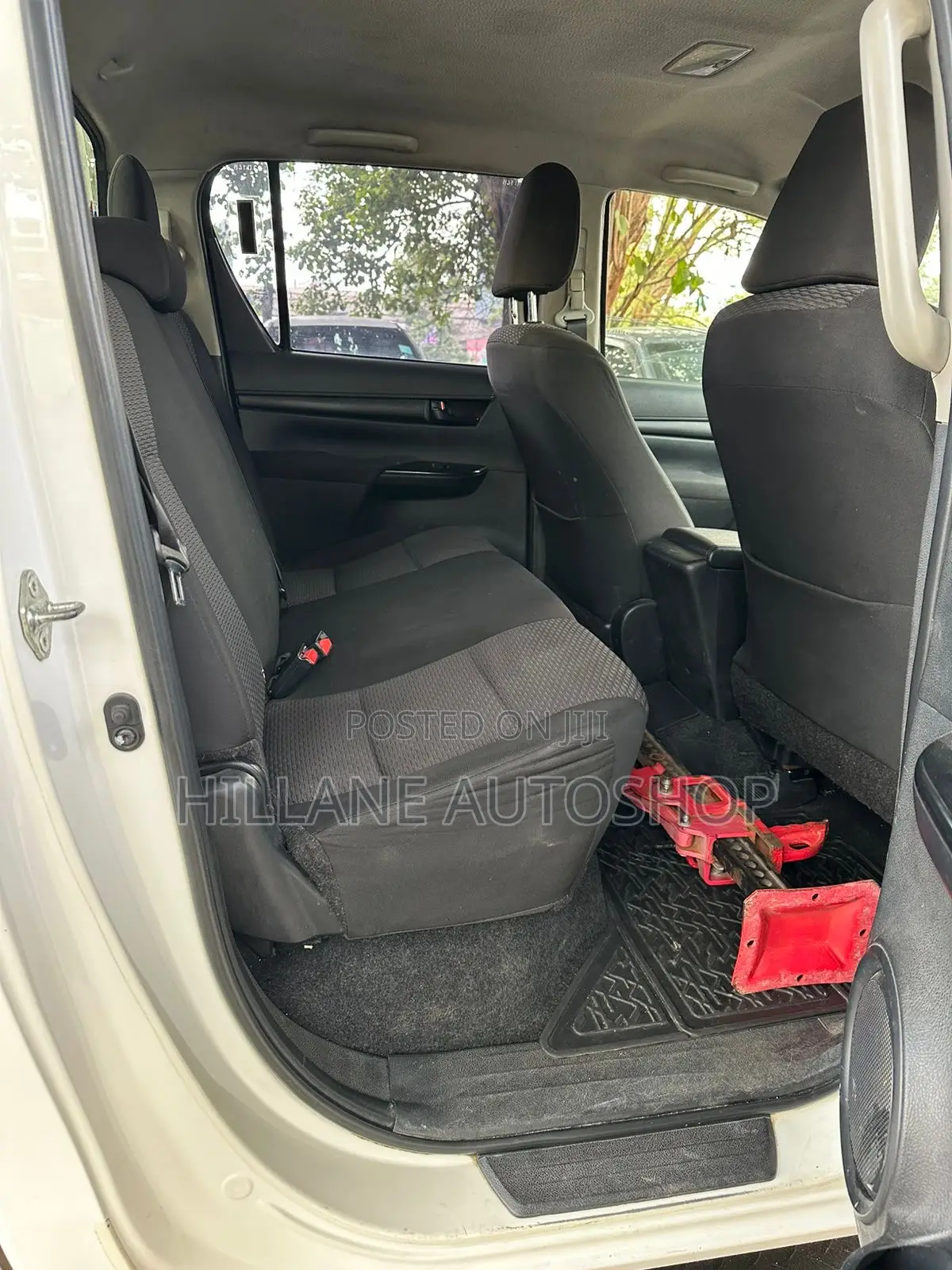 Toyota Hilux 2021 White