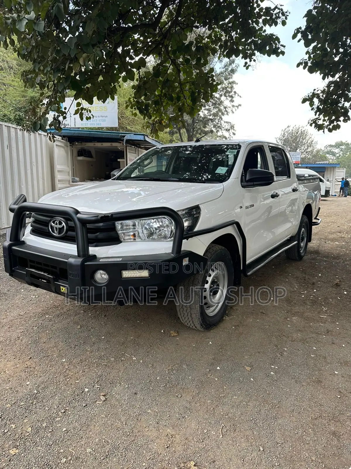 Toyota Hilux 2021 White